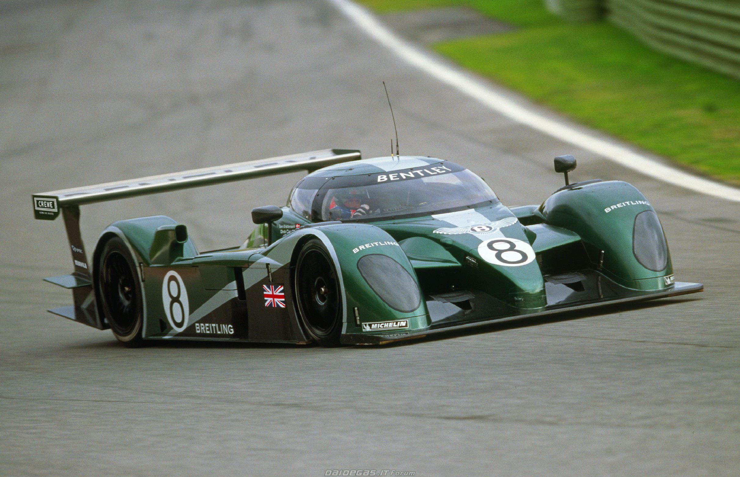 Скорость 8. Bentley Speed 8. Bentley Speed 8s. Bentley Exp Speed 8. Bentley lmp1.