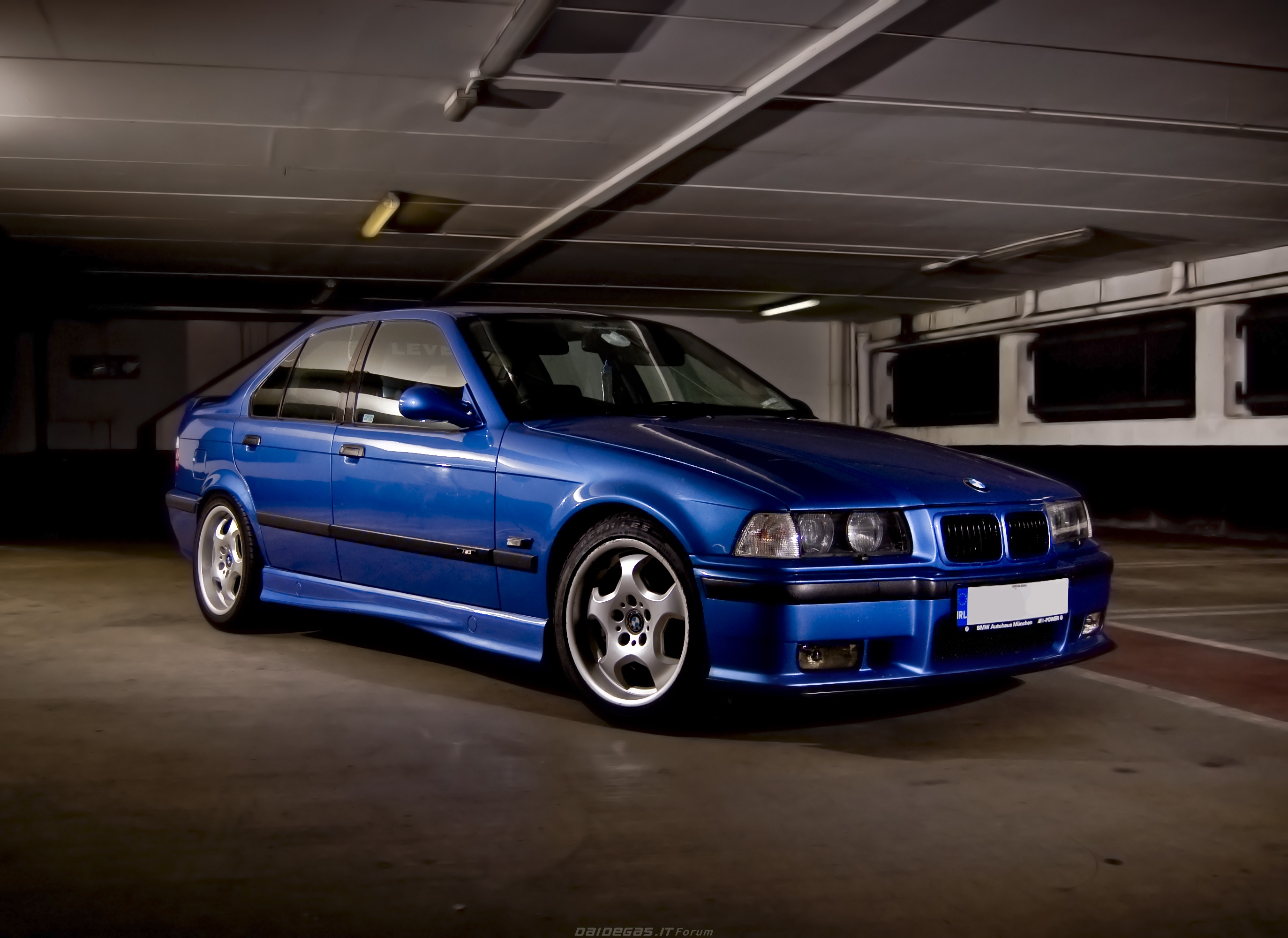 Запчасти бмв е36. BMW e36 sedan. Blue BMW e36 sedan. BMW m3 e36 sedan. BMW 3 e36.