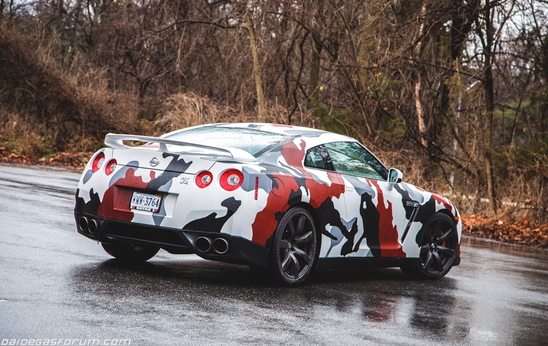 Оклейка Nissan GTR