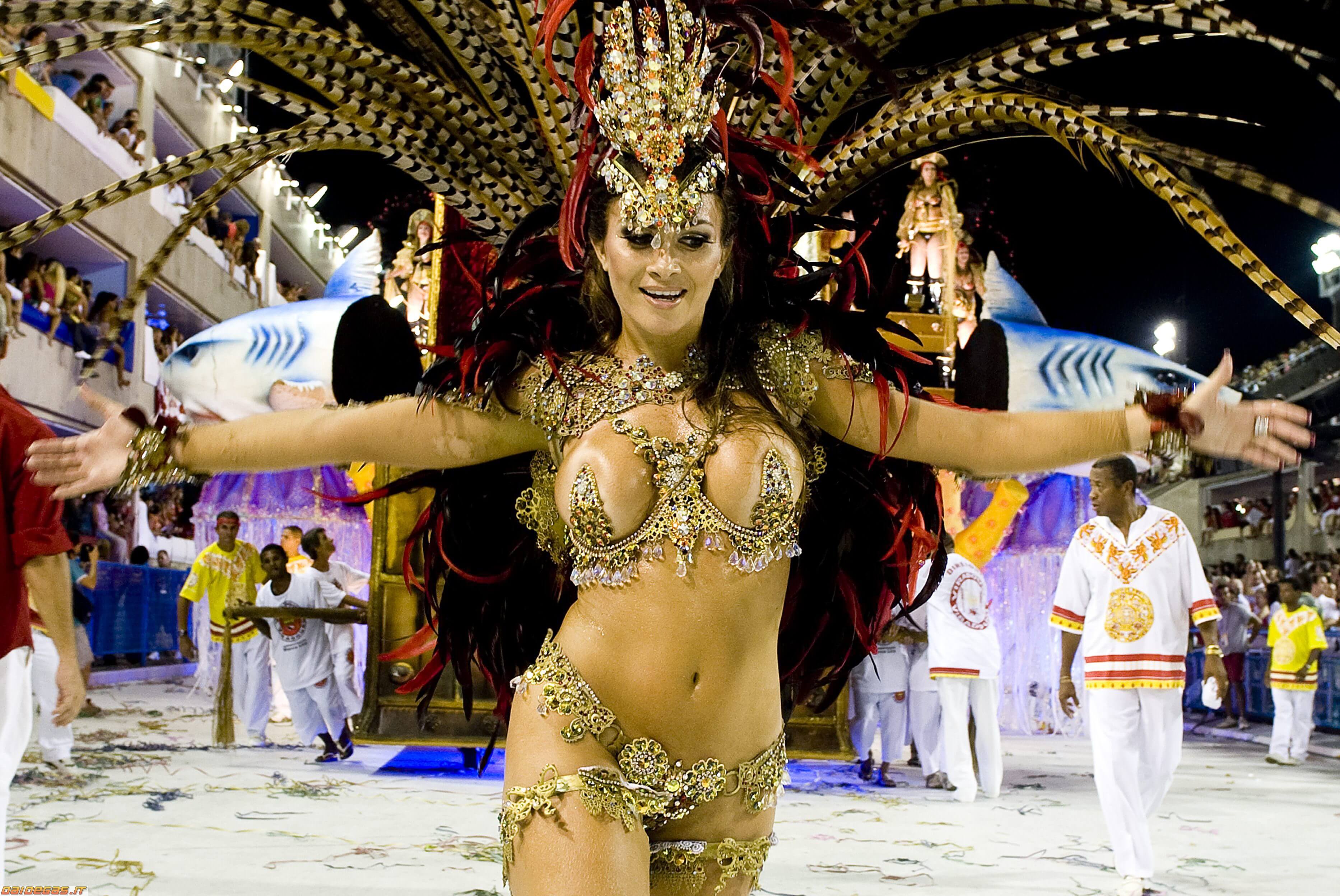 Адриана Лима на карнавале Рио де Жанейро