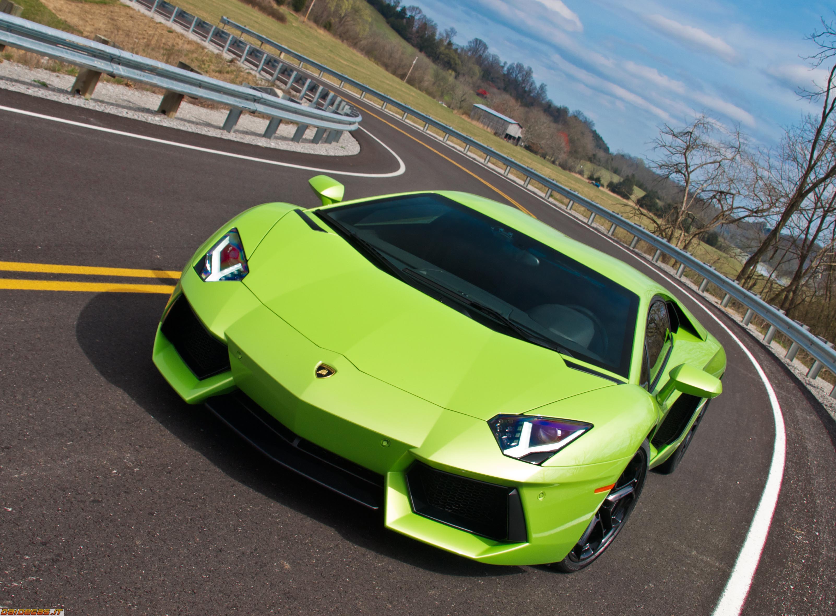 Фото аватар машин. Ламборджини авентадор. Ламборгини авентадор 2011. Lamborghini lp700-4 2011. Ламборджини авентадор 2010.