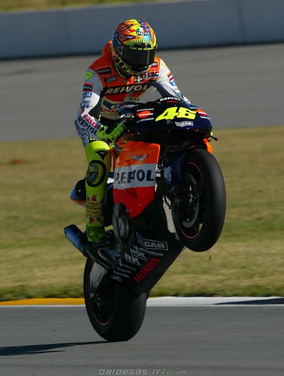 VALENTINO ROSSI raccolta foto thread - DaiDeGas Forum