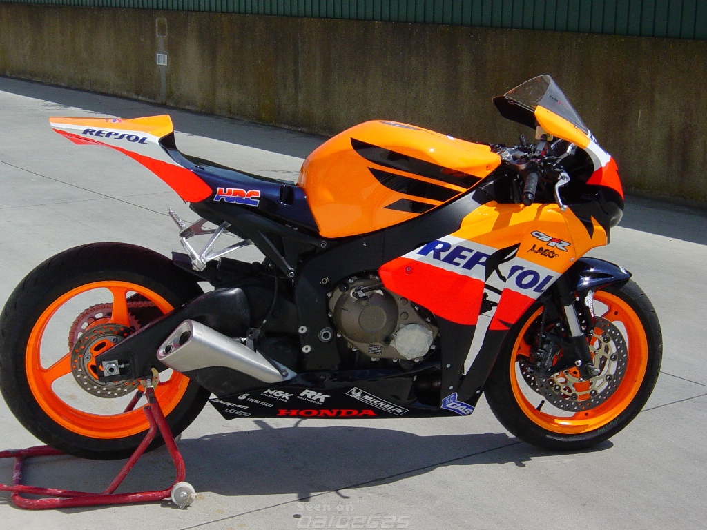 Honda cbr1000rr Repsol Replica